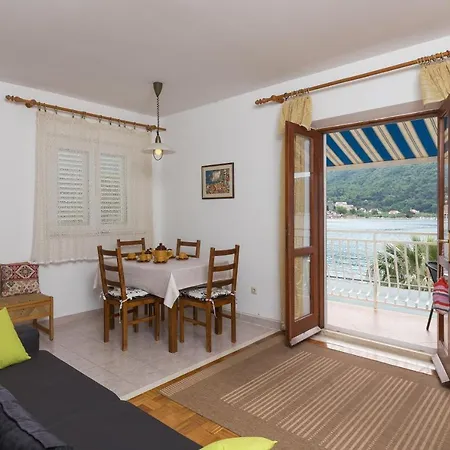Appartement Bujak - Comfort One With Balcony And Sea View